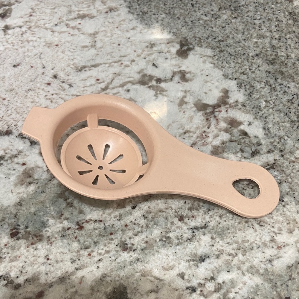 NWOT Egg Separator in Pastel Peach